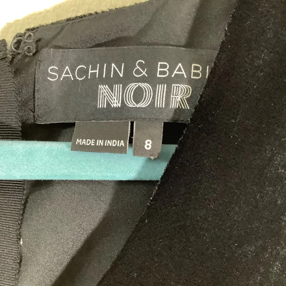 Sachin & Babi Noir Elegant Colorblock Sleeveless Dress